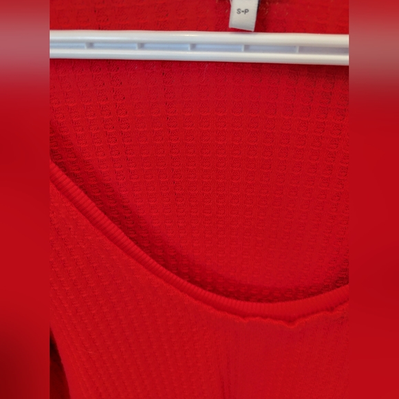 Kismet Henley top, size small - Picture 2 of 5